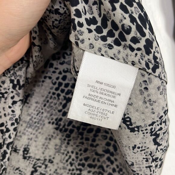 Joie Silk Vintage Gray Reptile Print Long Sleeve Blouse Size Medium - Picture 6 of 8